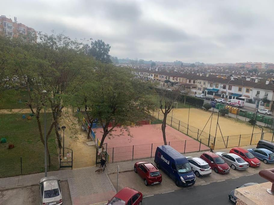 Vistas Desde Montequinto Appartement Dos Hermanas Buitenkant foto