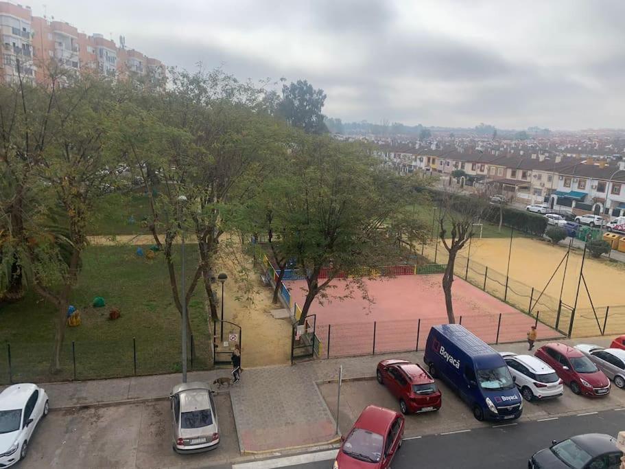 Vistas Desde Montequinto Appartement Dos Hermanas Buitenkant foto